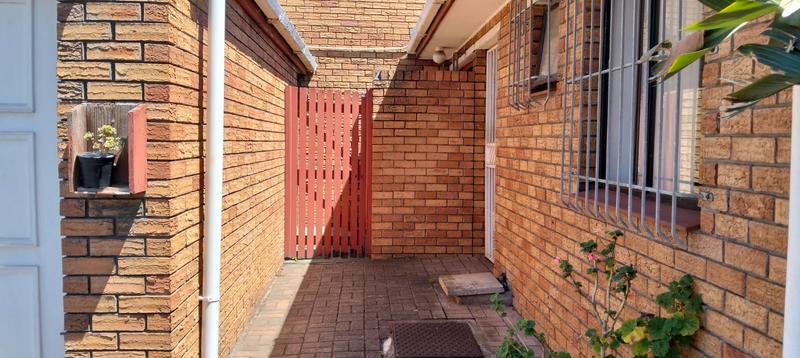 2 Bedroom Property for Sale in Soneike Western Cape